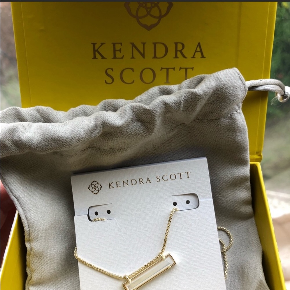 Kendra Scott Lenore Bar Necklace